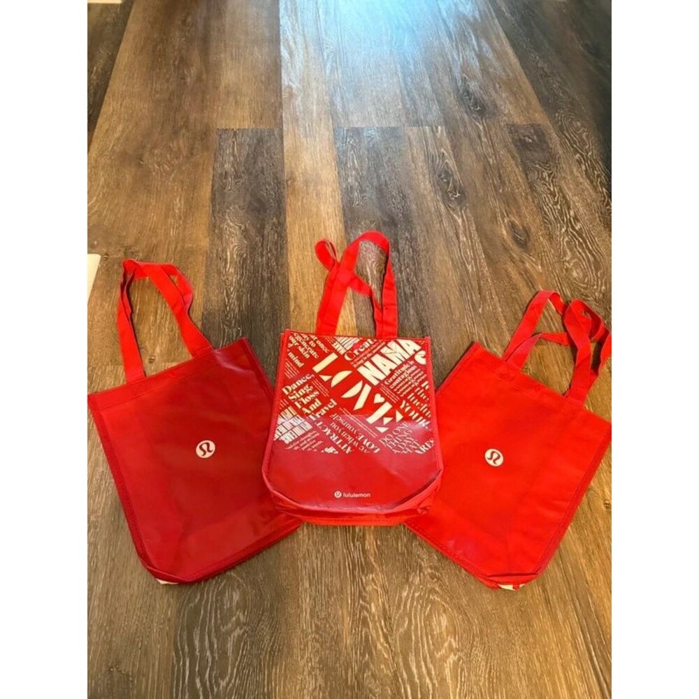 Lululemon reusable tote bags